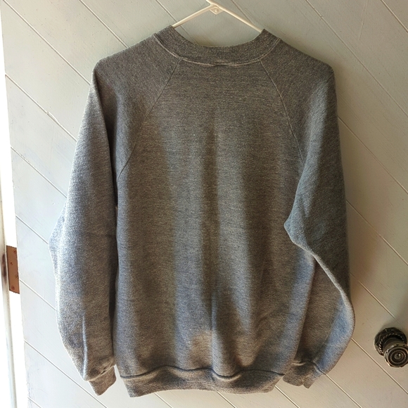 Jerzees by Russell Womens Sweatshirt. Size 42-44 Youth size 14-16 Color Gray - Picture 3 of 4